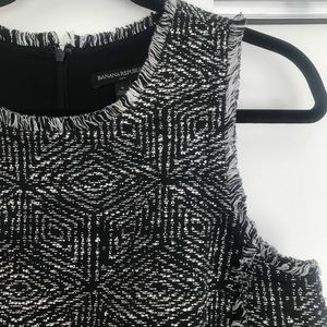 Sleeveless shift dress with fun frayed texture